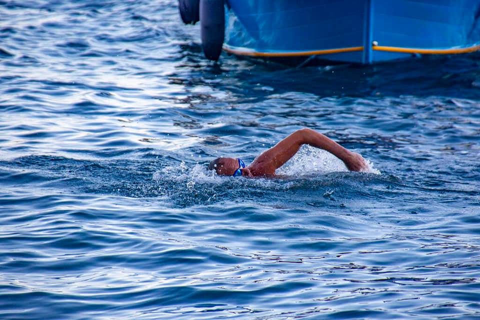 Giro dell’isola di Capri a nuoto con una sola gamba: la sfida di Salvatore Cimmino per i diritti delle persone con disabilità